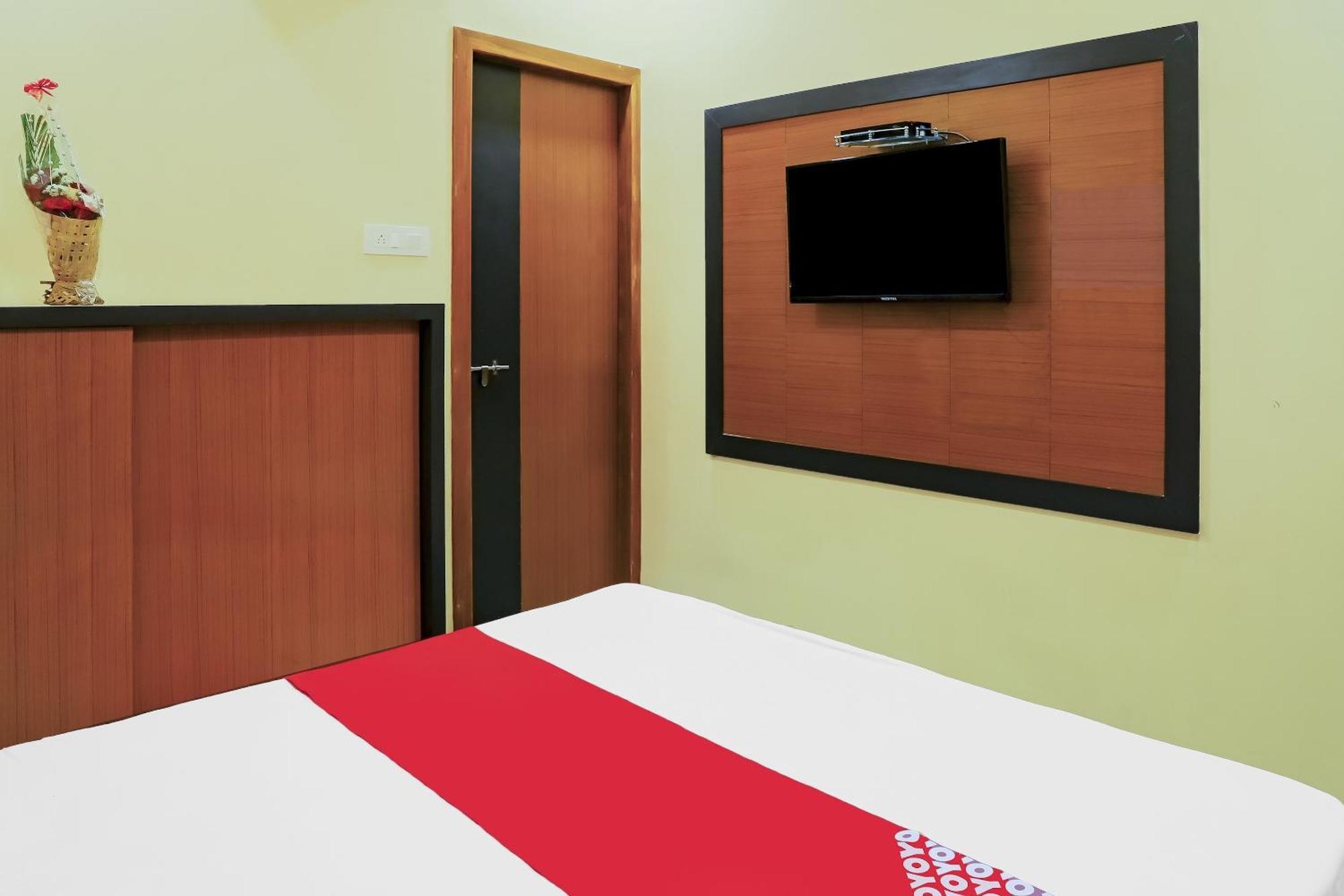 Oyo Hotel Shree Krishna Inn Rooms Surat Luaran gambar