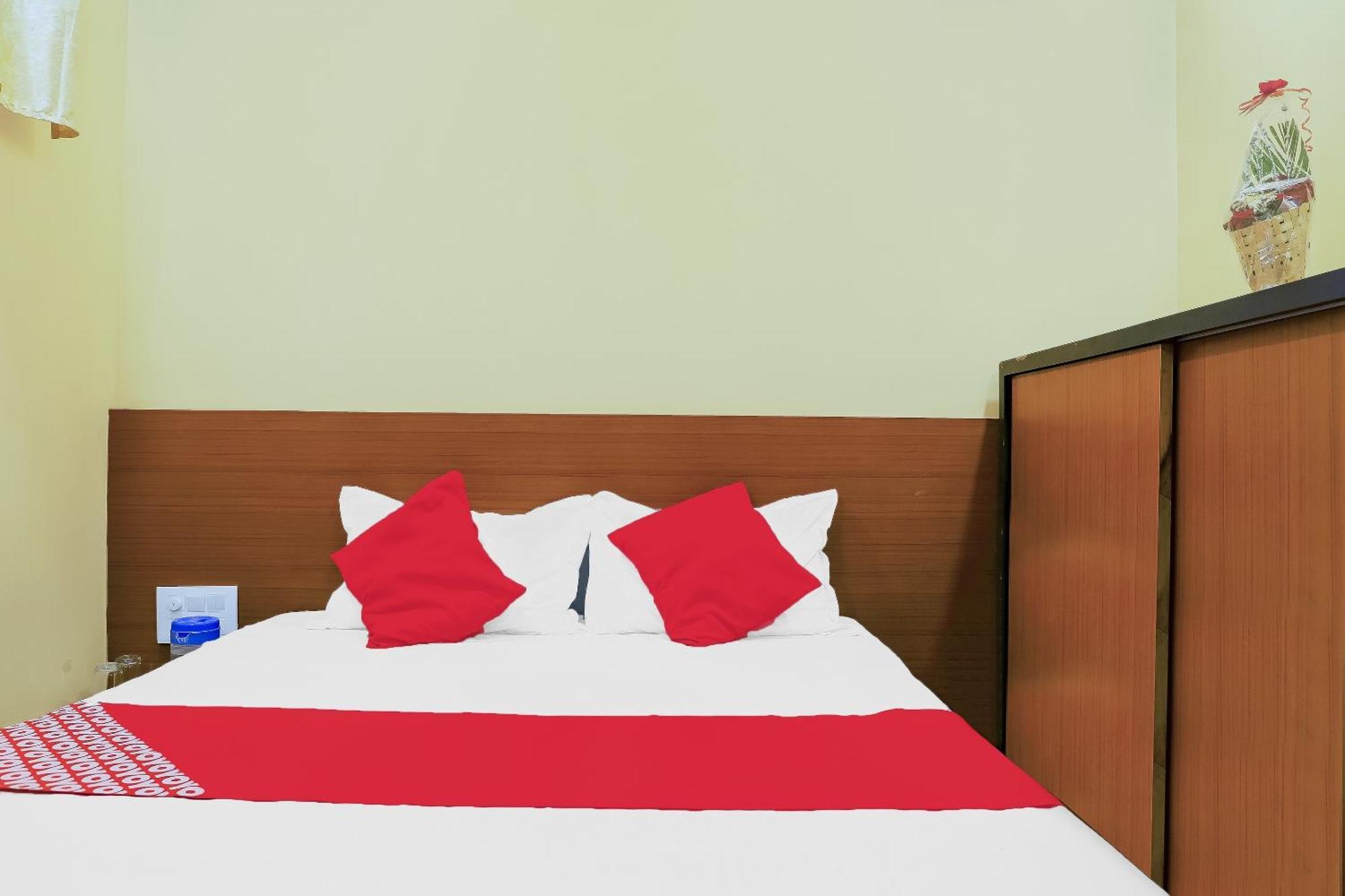 Oyo Hotel Shree Krishna Inn Rooms Surat Luaran gambar